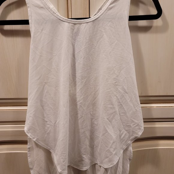 Fabletics Cashel logo back tank - Picture 2 of 3